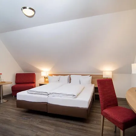 Hotel-gasthof Neue Post 2* Leutershausen (Bavaria)