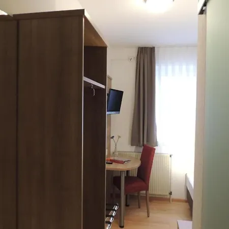 Hotel-gasthof Neue Post Отель Leutershausen (Bavaria)