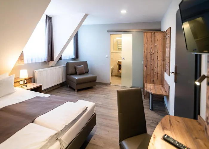 Отель Hotel-gasthof Neue Post Leutershausen (Bavaria)
